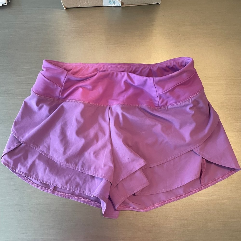 CALIA by Carrie Underwood Women's Anywhere Petal Hem Shorts, Medium